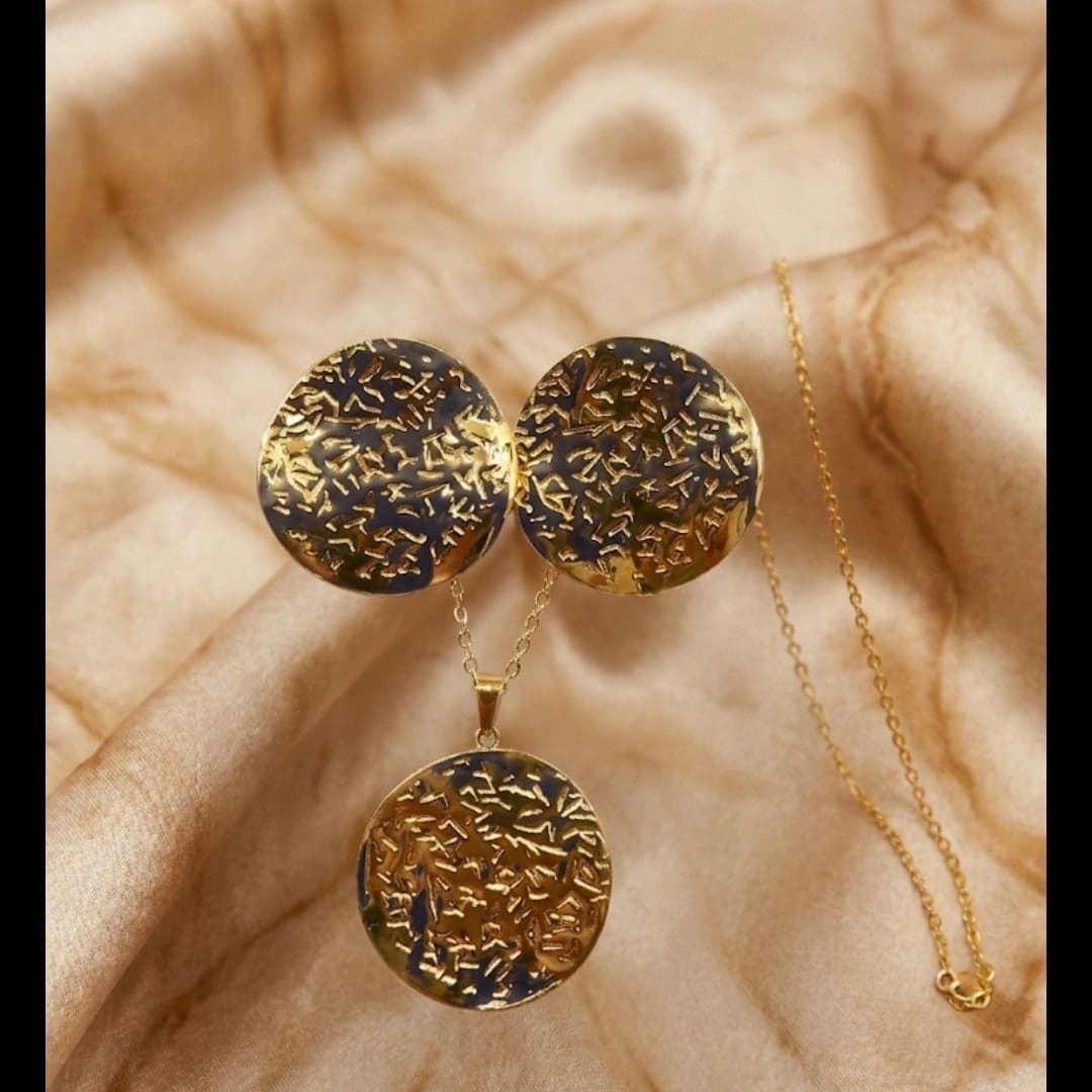 Celeste Black & Gold Textured Disc Necklace & Earrings Set by Soni De Nakhre
